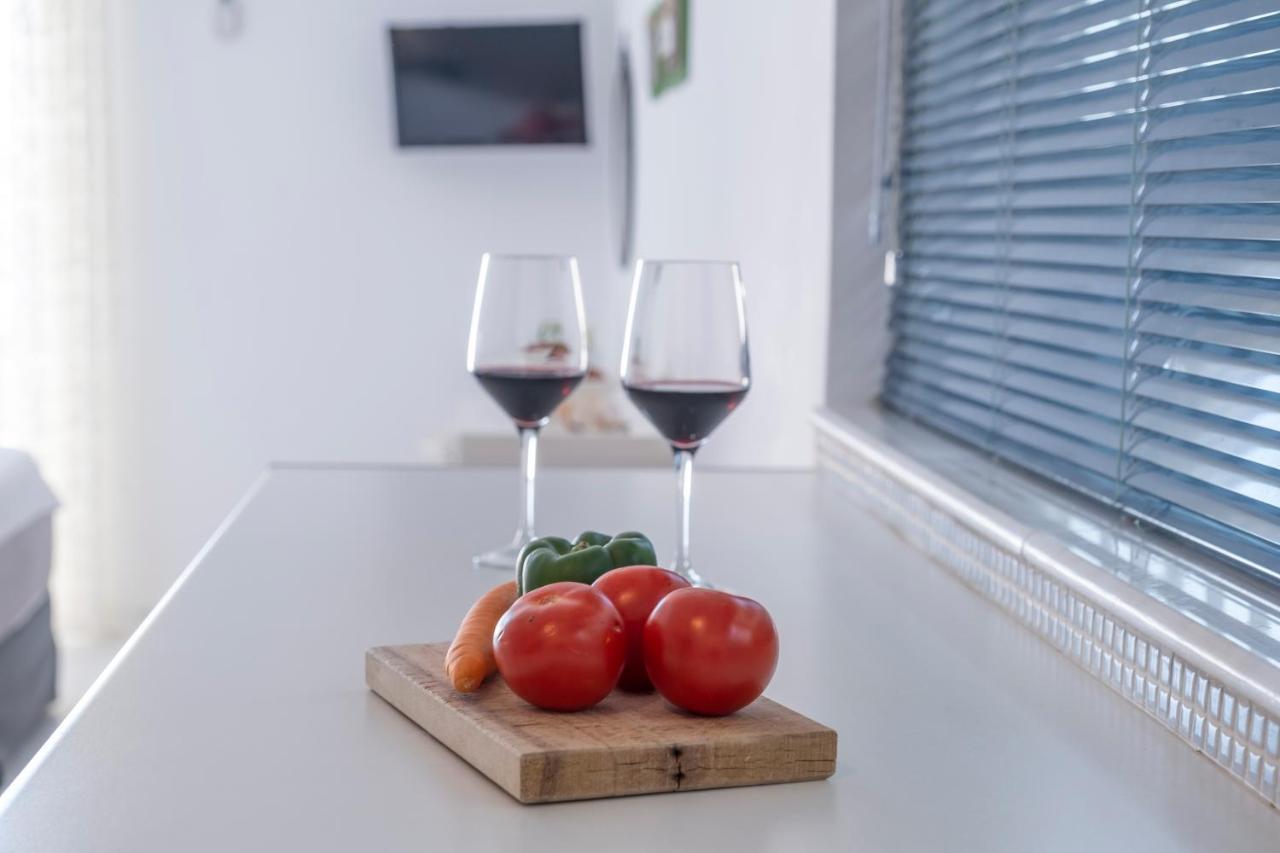 Meli Apartments & Villas Kivérion Екстериор снимка