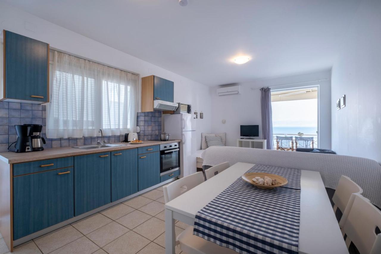 Meli Apartments & Villas Kivérion Екстериор снимка