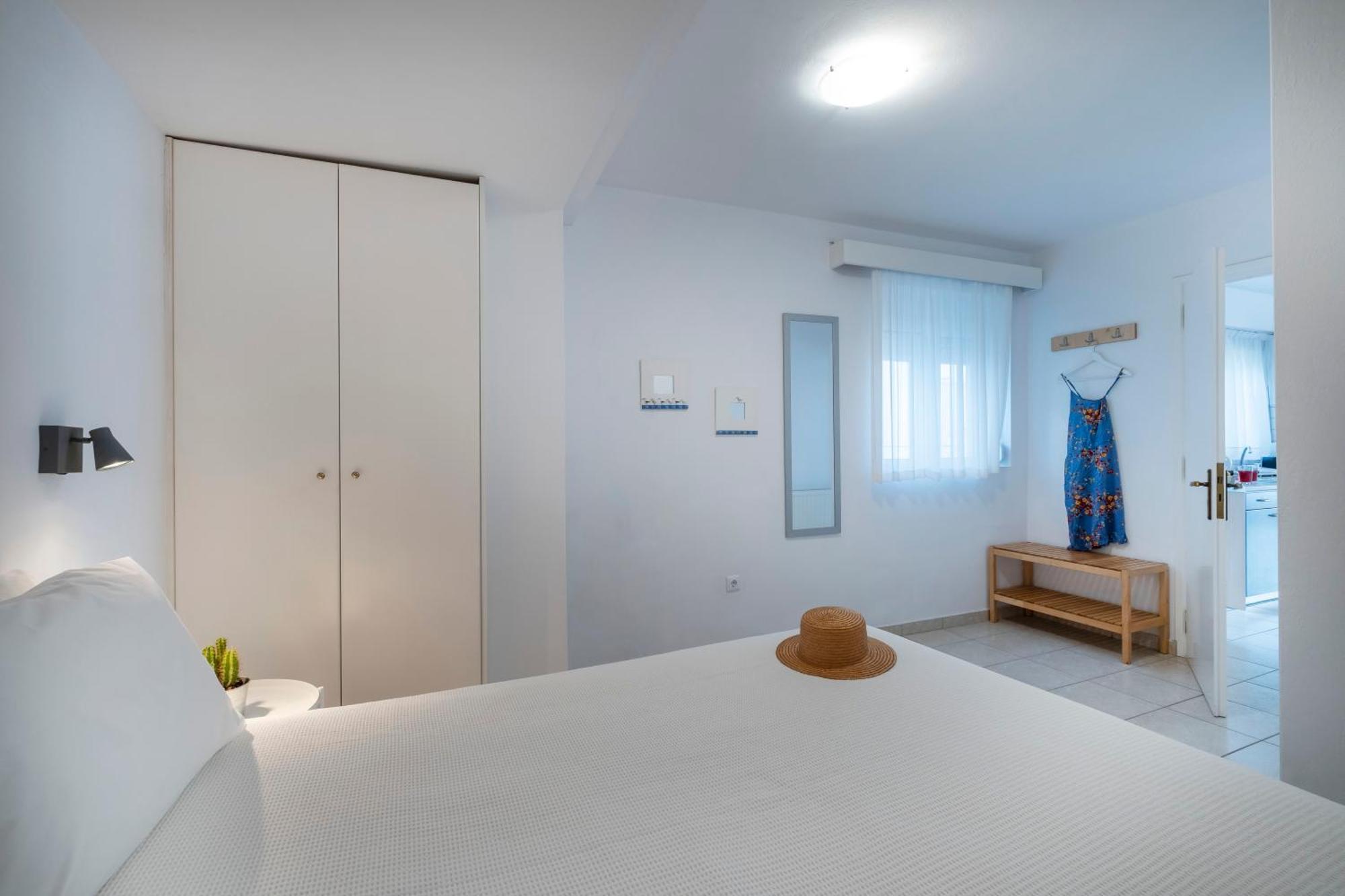 Meli Apartments & Villas Kivérion Екстериор снимка